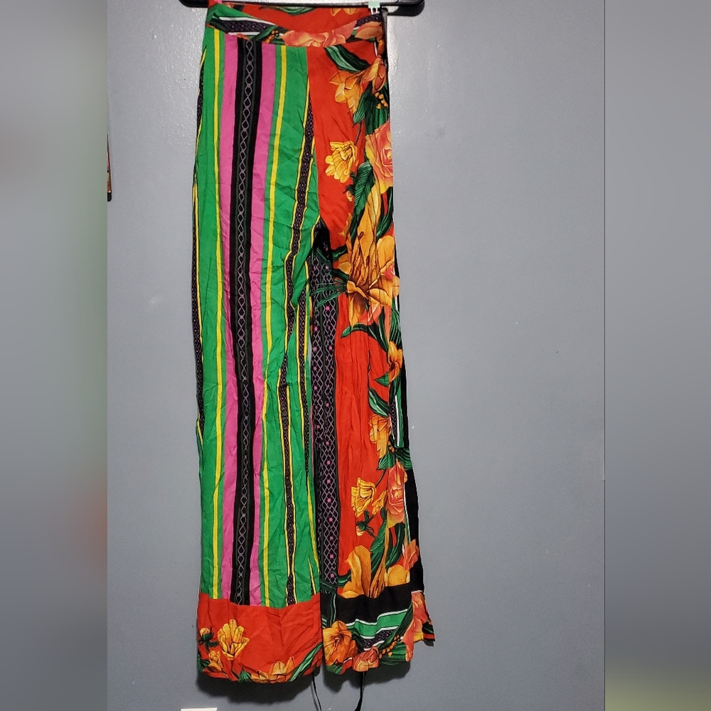 Pretty Little Things Woman's Wideleg pants